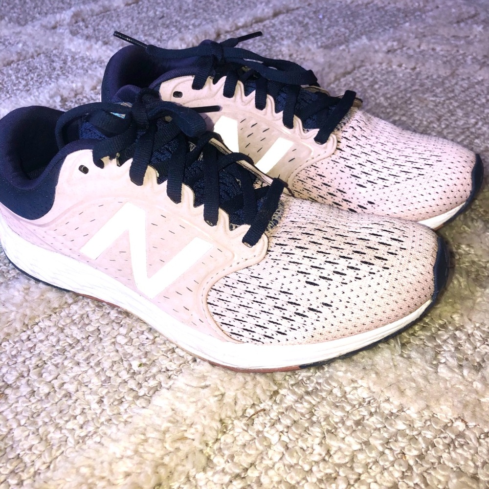 New Balance Women's Fresh Foam Zante V4 Running | Conch Shell/Pigment | Like New
